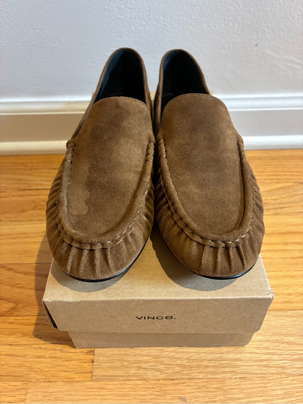 New in Box Vince Tristan Loafer in Elmwood Suede Size 8.5 Women’s